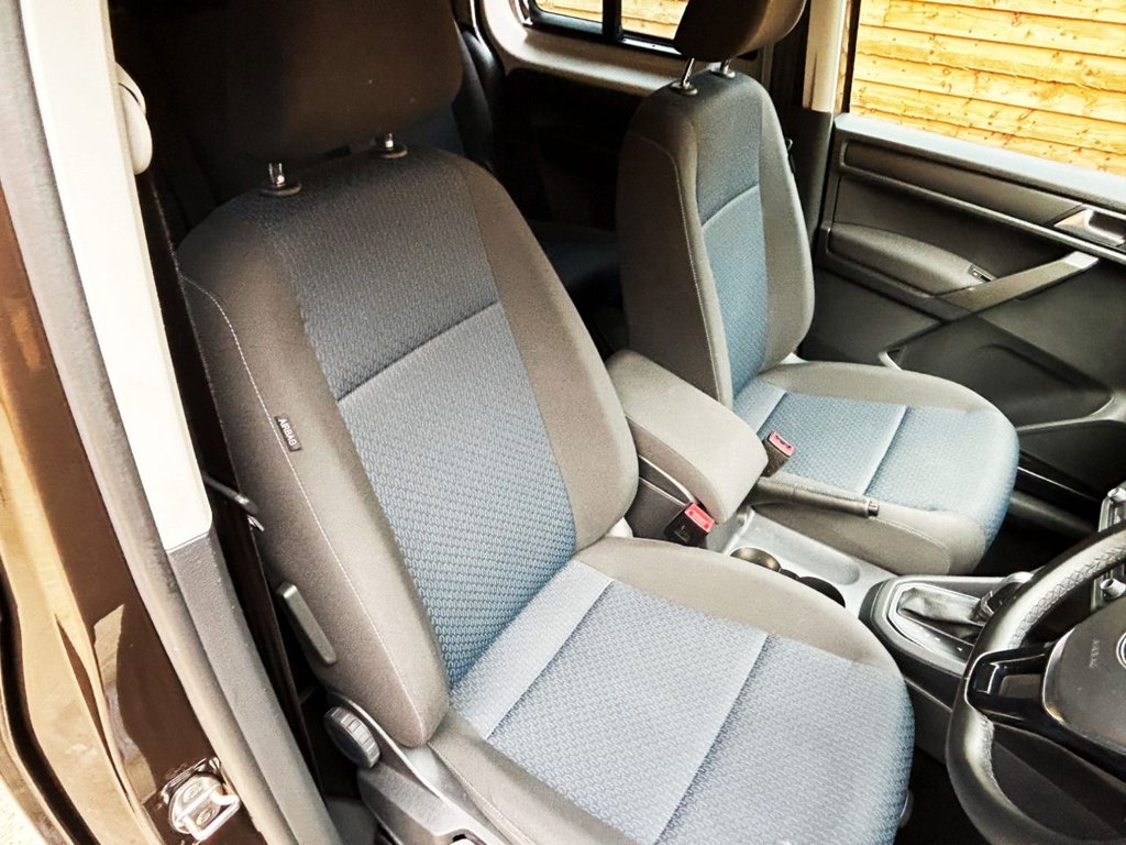 Used Volkswagen Caddy Maxi Life 2018 for sale - 76582301: Photo 16