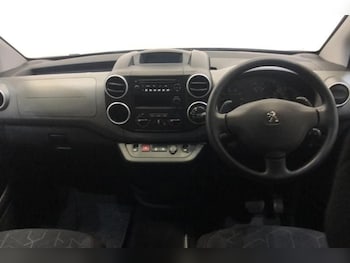 Used Peugeot Partner Tepee 2017 for sale - 78702447: Photo
