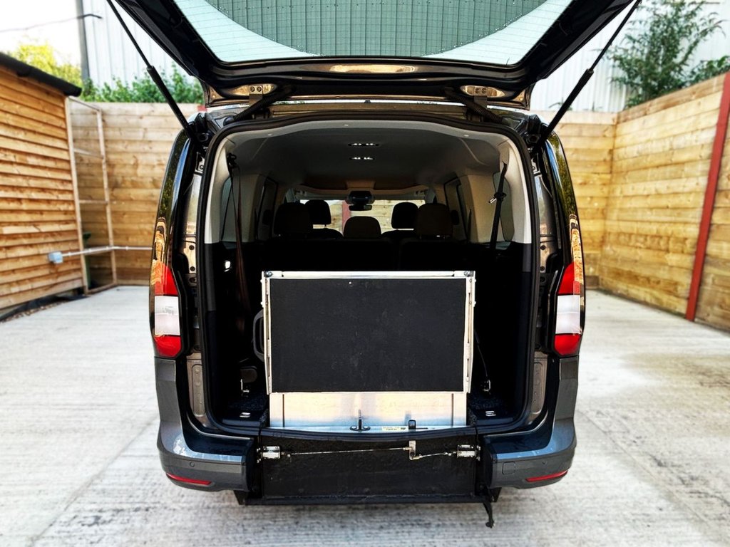 Used Ford Grand Tourneo Connect 2024 for sale - 75896845: Photo 13