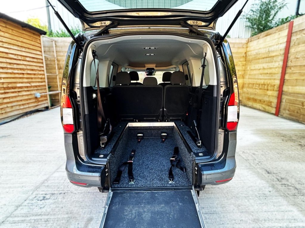 Used Ford Grand Tourneo Connect 2024 for sale - 75896845: Photo 14