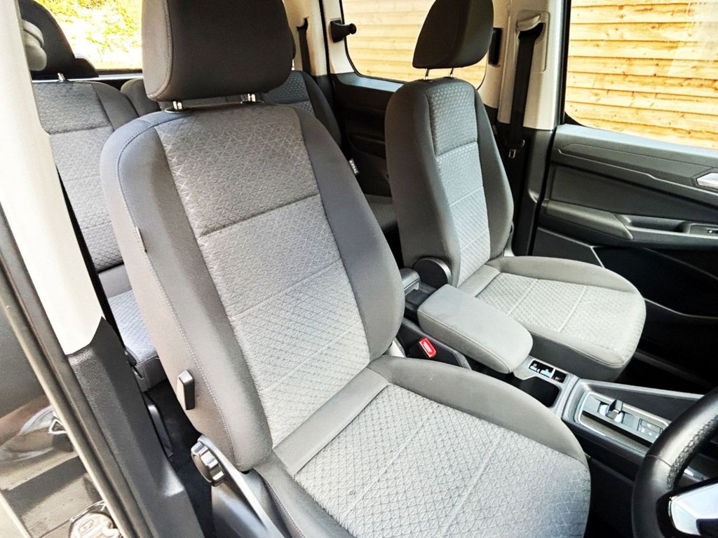 Used Ford Grand Tourneo Connect 2024 for sale - 75896845: Photo 18