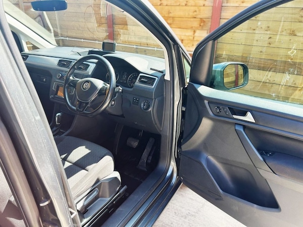 Used Volkswagen Caddy Maxi Life 2017 for sale - 75432674: Photo 17