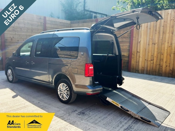 Used Volkswagen Caddy Maxi Life 2017 for sale - 75432674: Photo 1