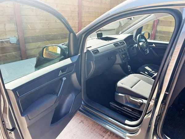 Used Volkswagen Caddy Maxi Life 2017 for sale - 75432674: Photo 21