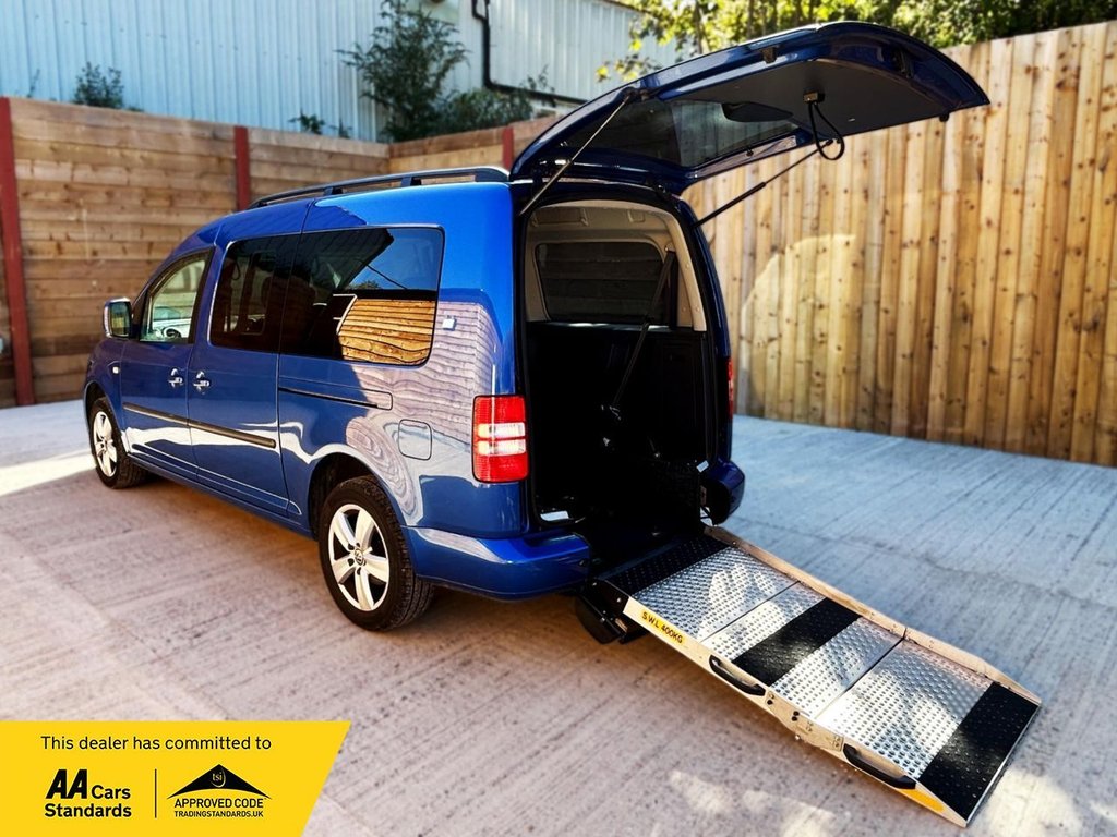 Used Volkswagen Caddy Maxi Life 2015 for sale - 76162910: Photo 1