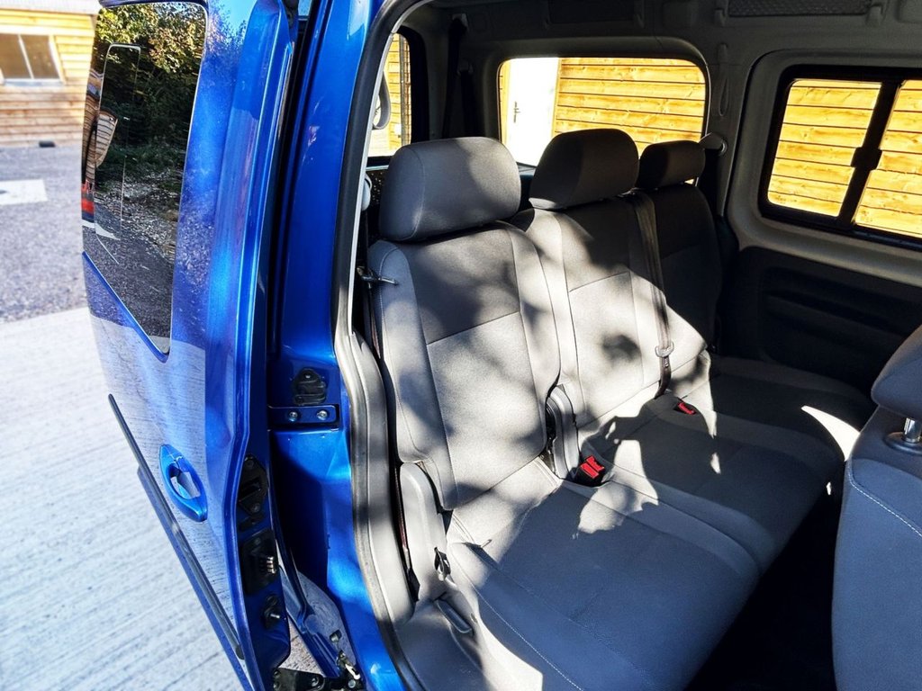 Used Volkswagen Caddy Maxi Life 2015 for sale - 76162910: Photo 16