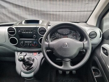 Used Peugeot Partner Tepee 2017 for sale - 77533851: Photo