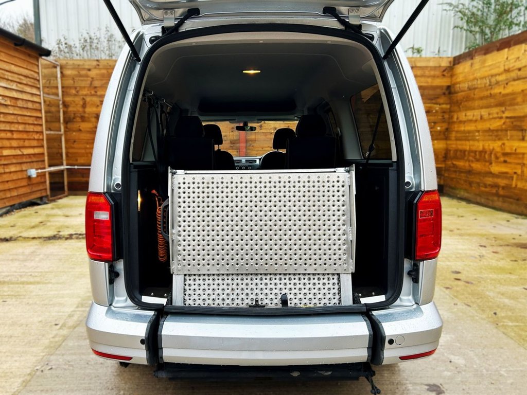 Used Volkswagen Caddy Maxi Life 2019 for sale - 76642761: Photo 13