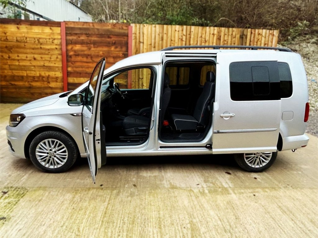 Used Volkswagen Caddy Maxi Life 2019 for sale - 76642761: Photo 16