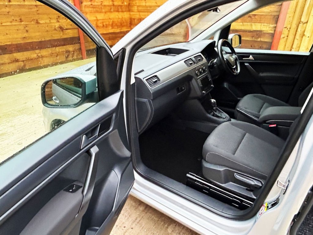 Used Volkswagen Caddy Maxi Life 2019 for sale - 76642761: Photo 21