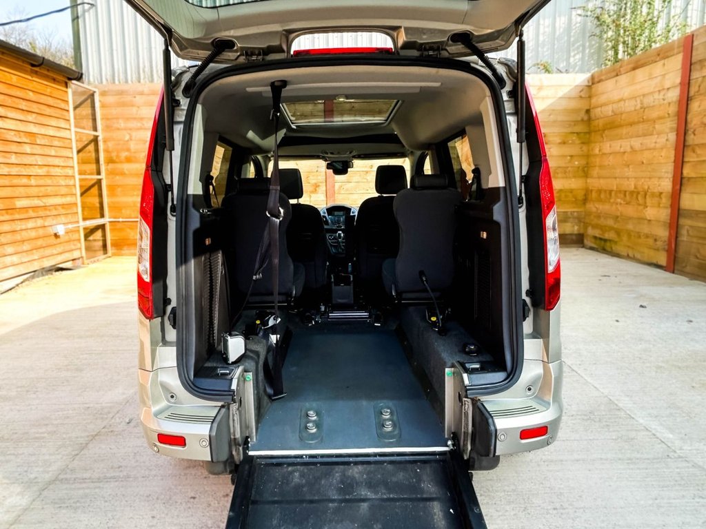 Used Ford Tourneo Connect 2015 for sale - 77680683: Photo 10