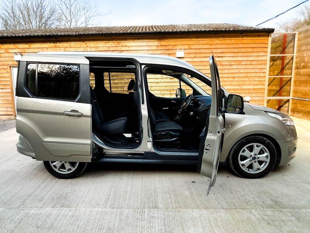 Used Ford Tourneo Connect 2015 for sale - 77680683: Photo 11