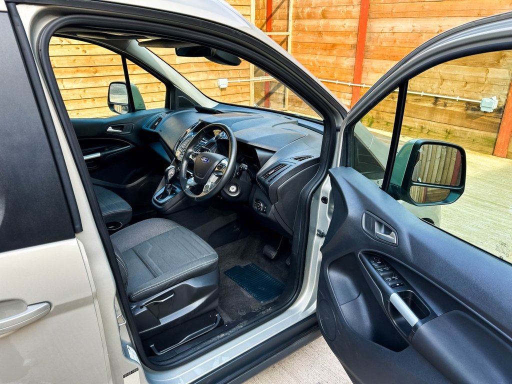 Used Ford Tourneo Connect 2015 for sale - 77680683: Photo 12