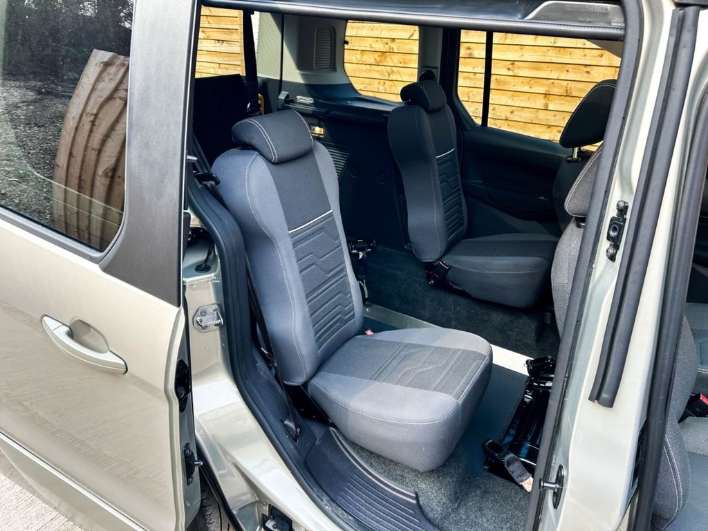 Used Ford Tourneo Connect 2015 for sale - 77680683: Photo 14