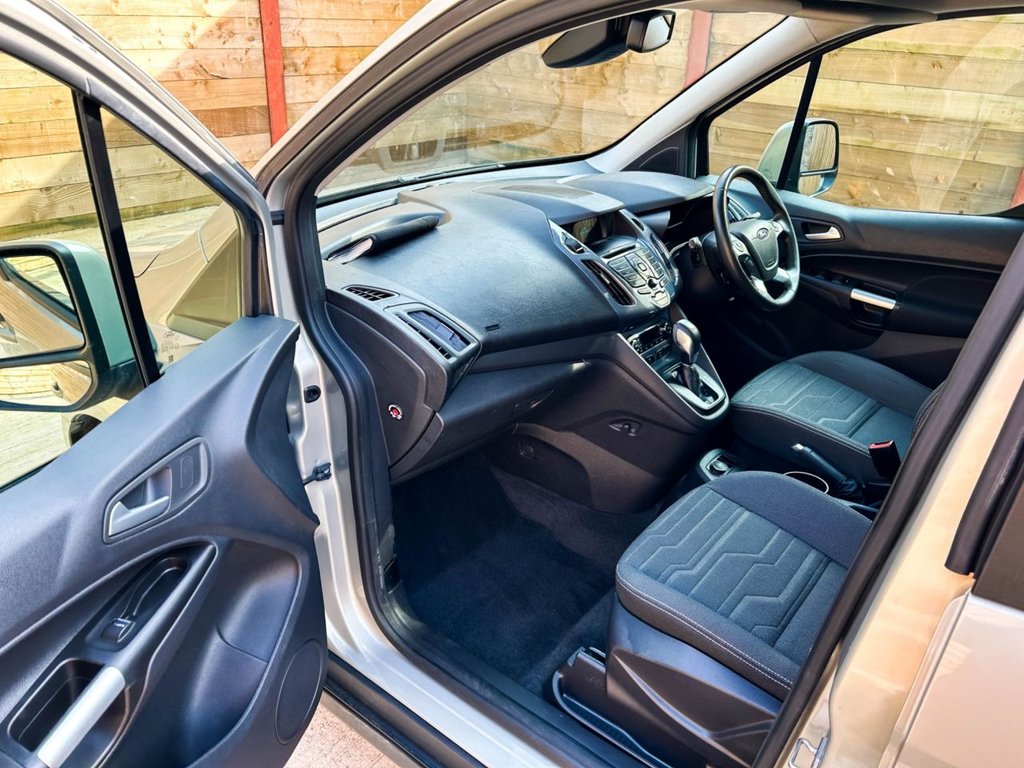 Used Ford Tourneo Connect 2015 for sale - 77680683: Photo 16