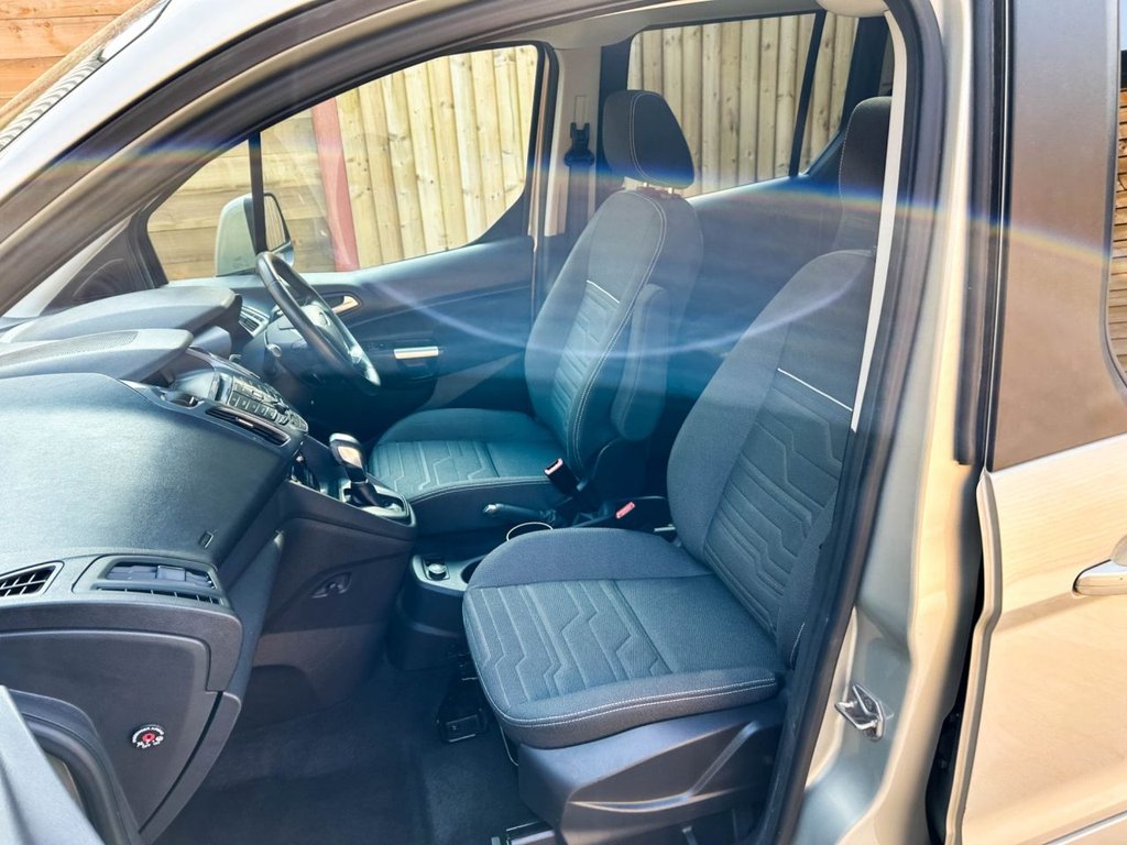 Used Ford Tourneo Connect 2015 for sale - 77680683: Photo 17