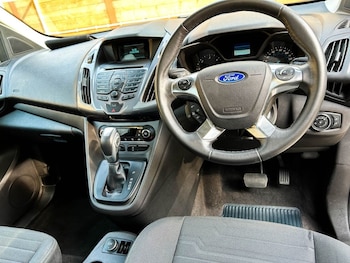 Used Ford Tourneo Connect 2015 for sale - 77680683: Photo
