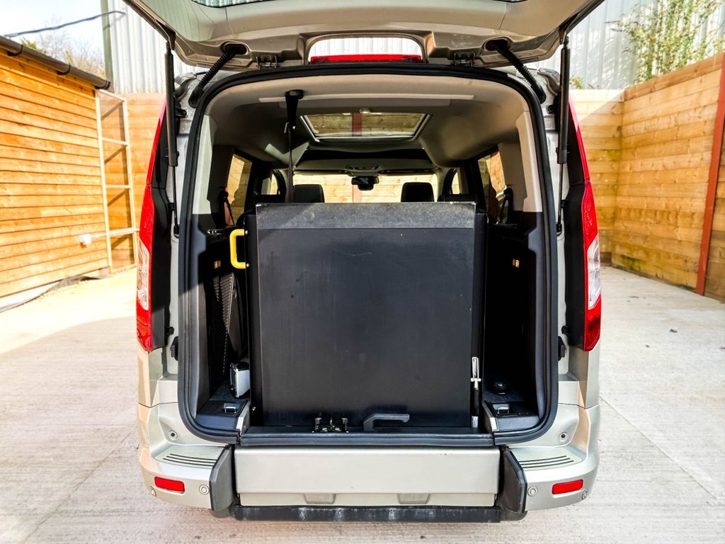 Used Ford Tourneo Connect 2015 for sale - 77680683: Photo 9