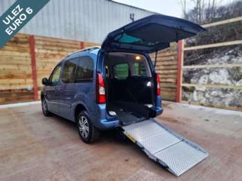 2018 (18) - 3 Seat Auto Wheelchair Accessible Disabled Access Vehicle WAV 5-Door