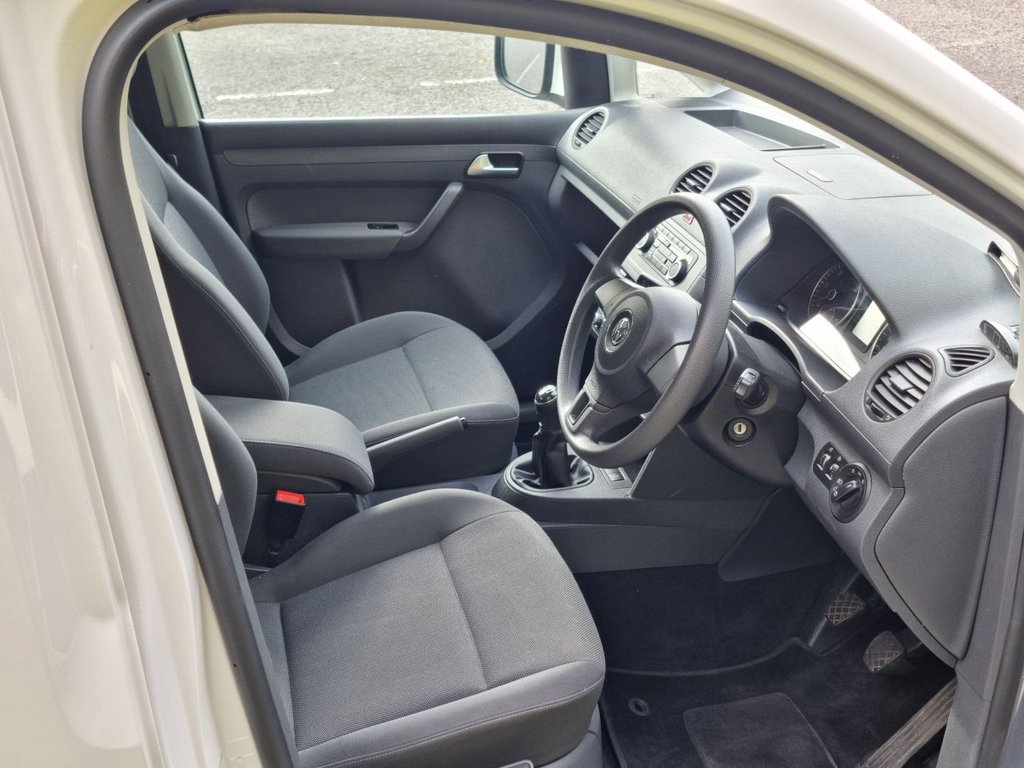 Used Volkswagen Caddy Maxi Life 2014 for sale - 77263155: Photo 15