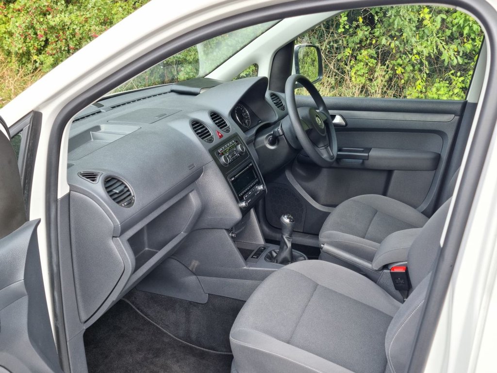 Used Volkswagen Caddy Maxi Life 2014 for sale - 77263155: Photo 16