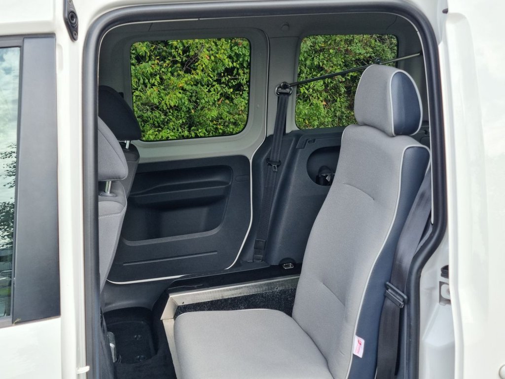 Used Volkswagen Caddy Maxi Life 2014 for sale - 77263155: Photo 18