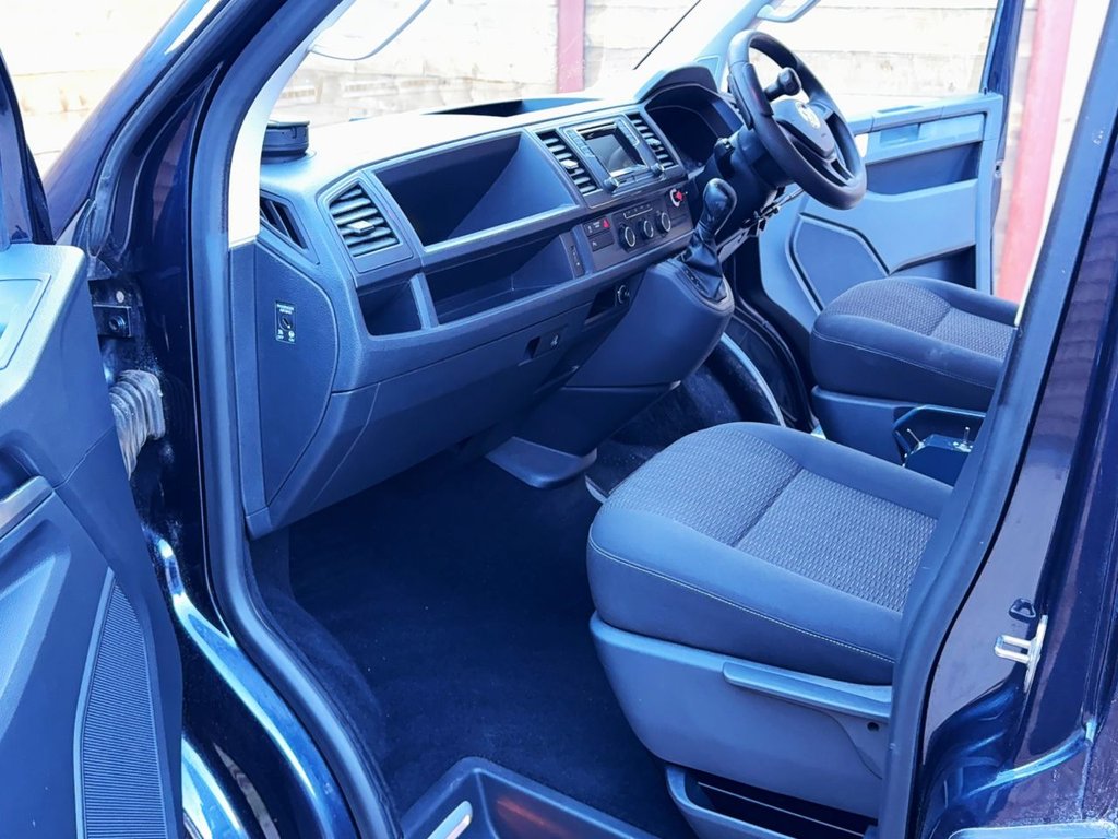 Used Volkswagen Transporter 2018 for sale - 77110506: Photo 12