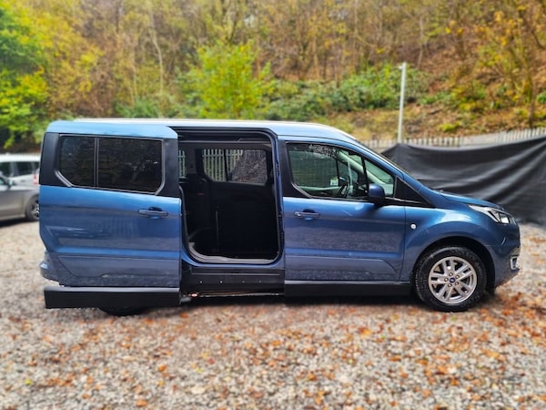 Used Ford Grand Tourneo Connect 2022 for sale - 75347050: Photo 10