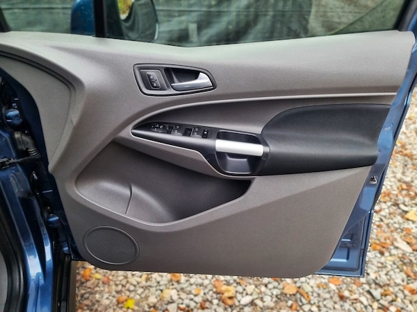 Used Ford Grand Tourneo Connect 2022 for sale - 75347050: Photo 24