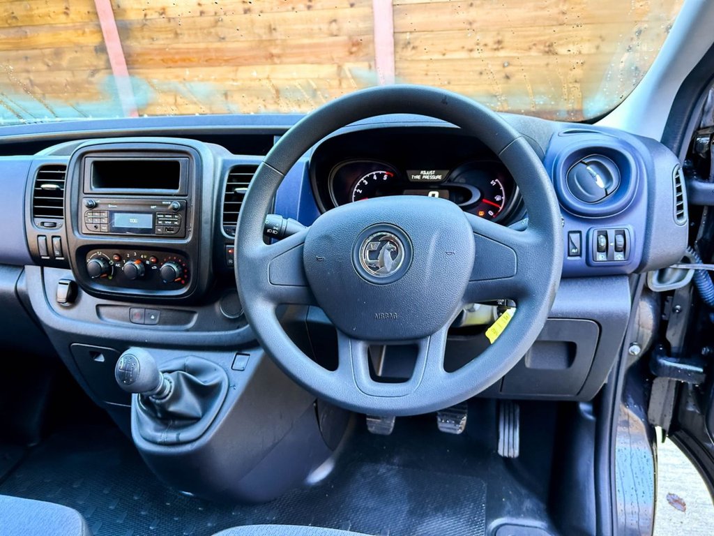 Used Vauxhall Vivaro 2017 for sale - 77287454: Photo 2