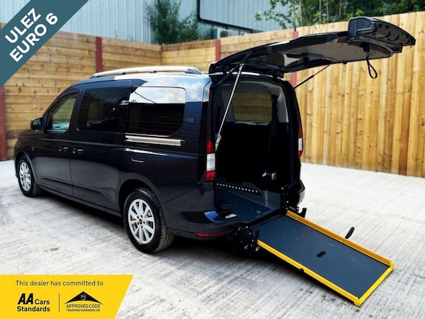 Used Ford Tourneo Connect 2024 for sale - 76255913: Photo 1