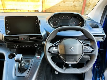 Used Peugeot Rifter 2023 for sale - 77583774: Photo