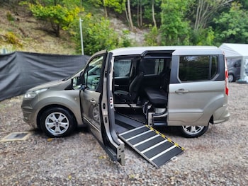 Used Ford Tourneo Connect 2018 for sale - 79275866: Photo