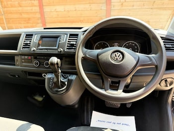 Used Volkswagen Transporter 2018 for sale - 79244949: Photo