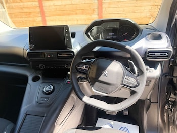 Used Peugeot Rifter 2023 for sale - 79245185: Photo