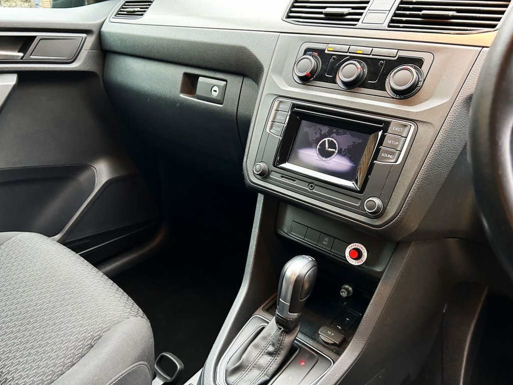 Used Volkswagen Caddy Maxi Life 2018 for sale - 76784175: Photo 18