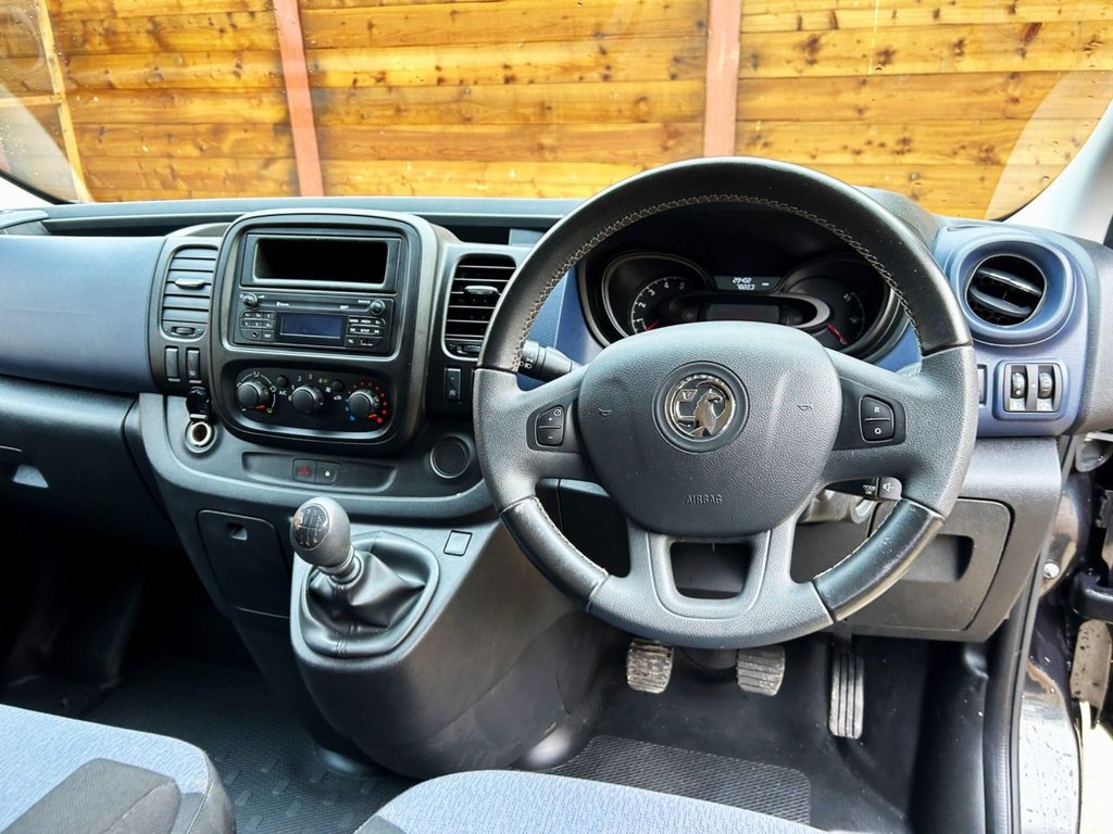 Used Vauxhall Vivaro 2018 for sale - 76509825: Photo 2