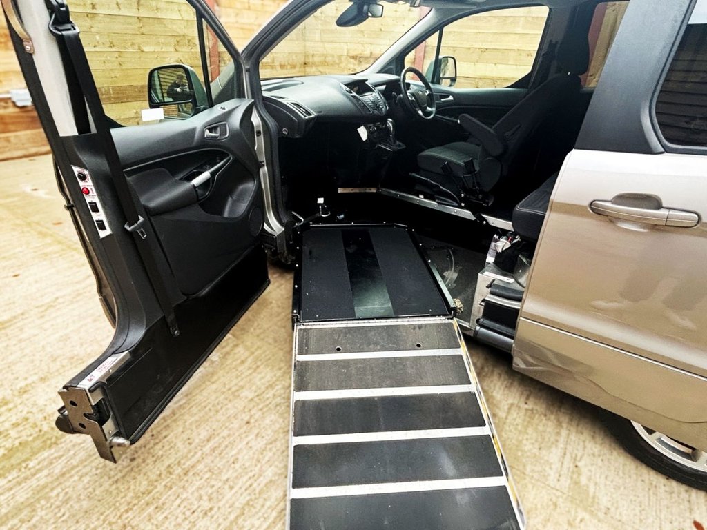 Used Ford Tourneo Connect 2018 for sale - 76909905: Photo 14