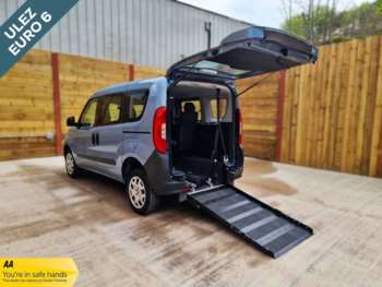 2018 (18) - 3 Seat Wheelchair Accessible Disabled Access Vehicle WAV 5-Door