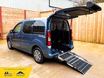 Used Peugeot Partner Tepee 2015 for sale - 79643707: Photo