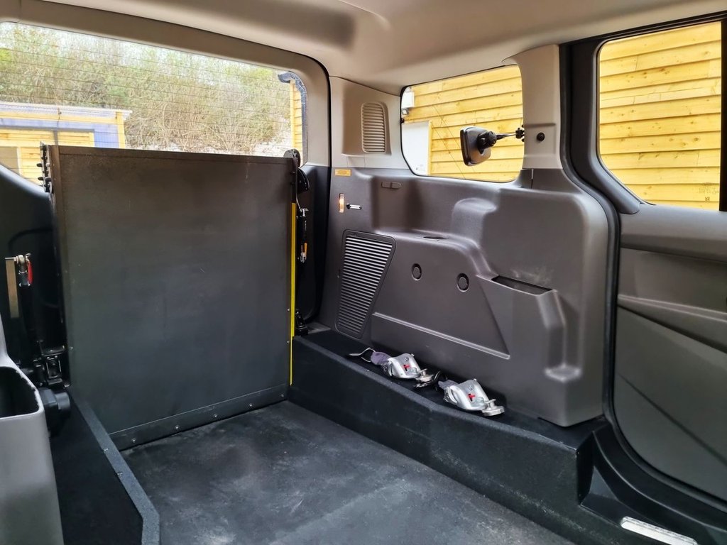 Used Ford Grand Tourneo Connect 2022 for sale - 77879328: Photo 18