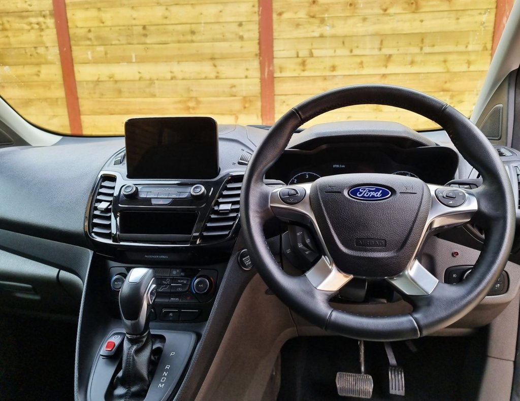 Used Ford Grand Tourneo Connect 2022 for sale - 77879328: Photo 2