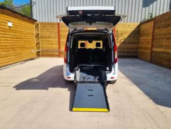 Used Ford Grand Tourneo Connect 2016 for sale - 74332377: Photo