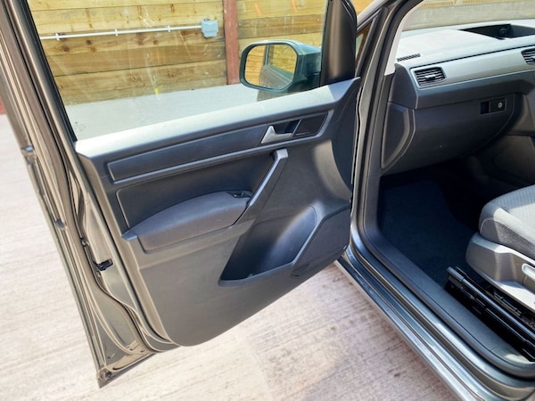 Used Volkswagen Caddy Maxi Life 2019 for sale - 74953643: Photo 19