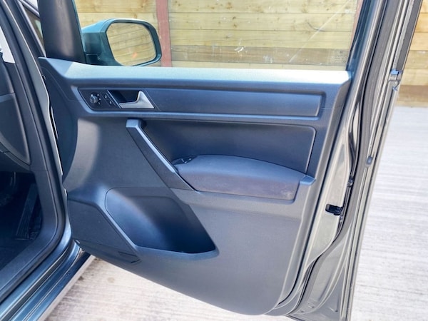 Used Volkswagen Caddy Maxi Life 2019 for sale - 74953643: Photo 20