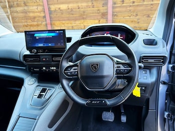 Used Peugeot Rifter 2025 for sale - 76582453: Photo