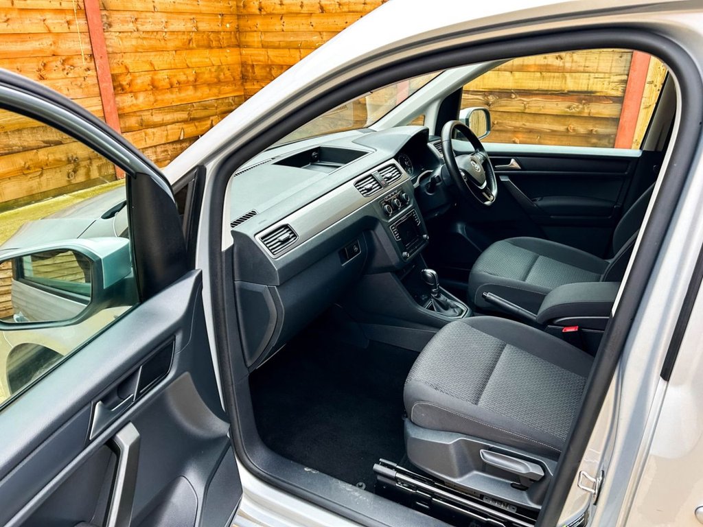 Used Volkswagen Caddy Maxi Life 2018 for sale - 77451934: Photo 20