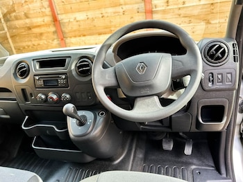 Used Renault Master 2017 for sale - 76510264: Photo