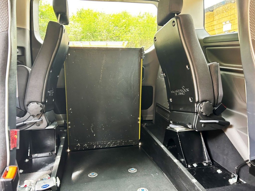 Used Ford Tourneo Custom 2019 for sale - 76395688: Photo 17