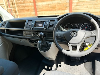 Used Volkswagen Transporter 2019 for sale - 78955572: Photo
